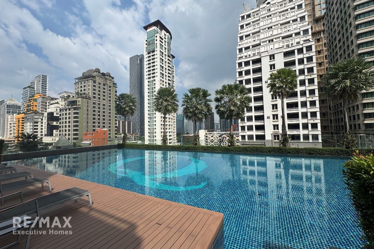 Luxury Urban Condo for Sale in Bangkok's Watthana District 9