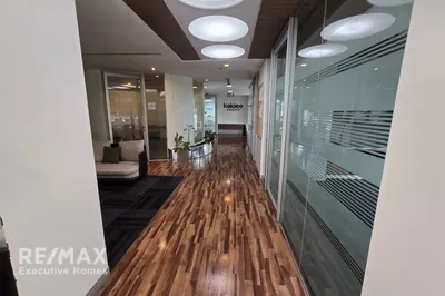 spacious-1371-sqm-prime-office-space-for-rent-in-the-heart-of-bangkok-920071080-61