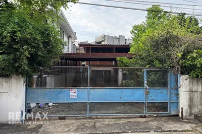 charming-detached-home-with-stunning-transformative-potential-in-prime-city-location-920071080-72