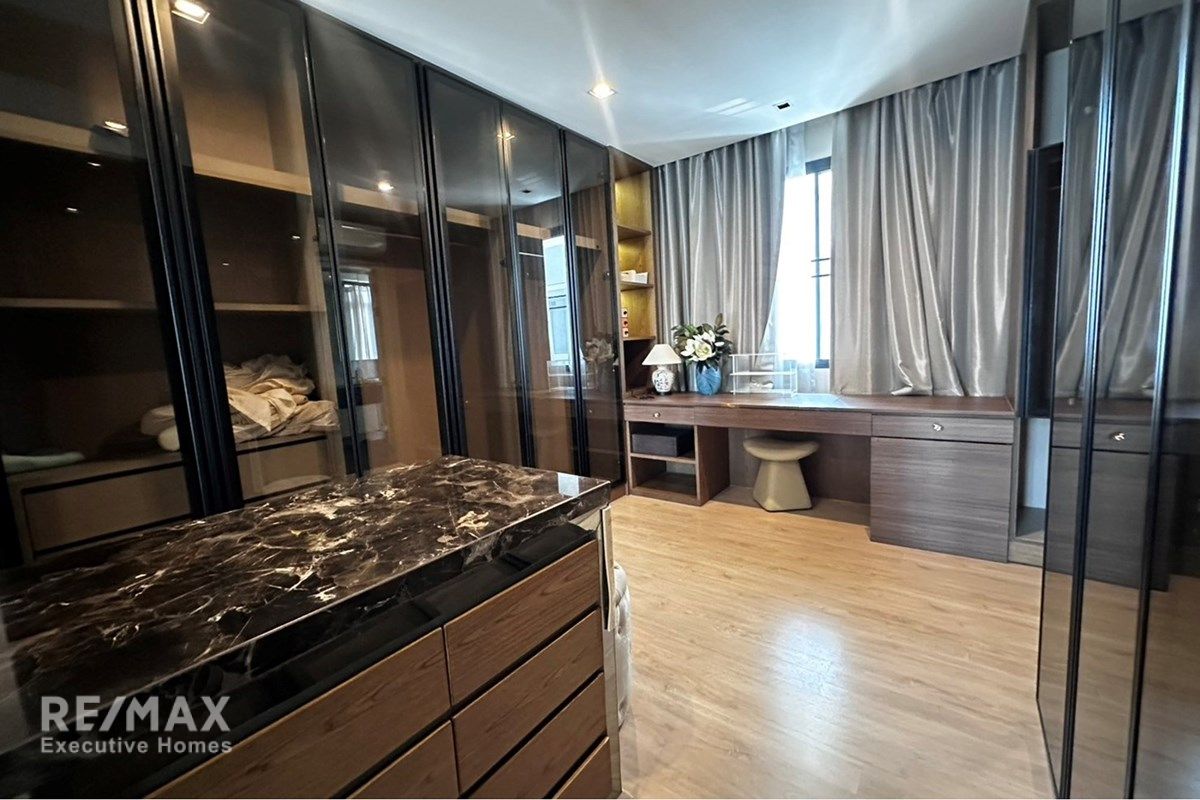200sqm 3.5-Storey Townhome for Sale in Pattanakarn - 3.3M Decor Included 12