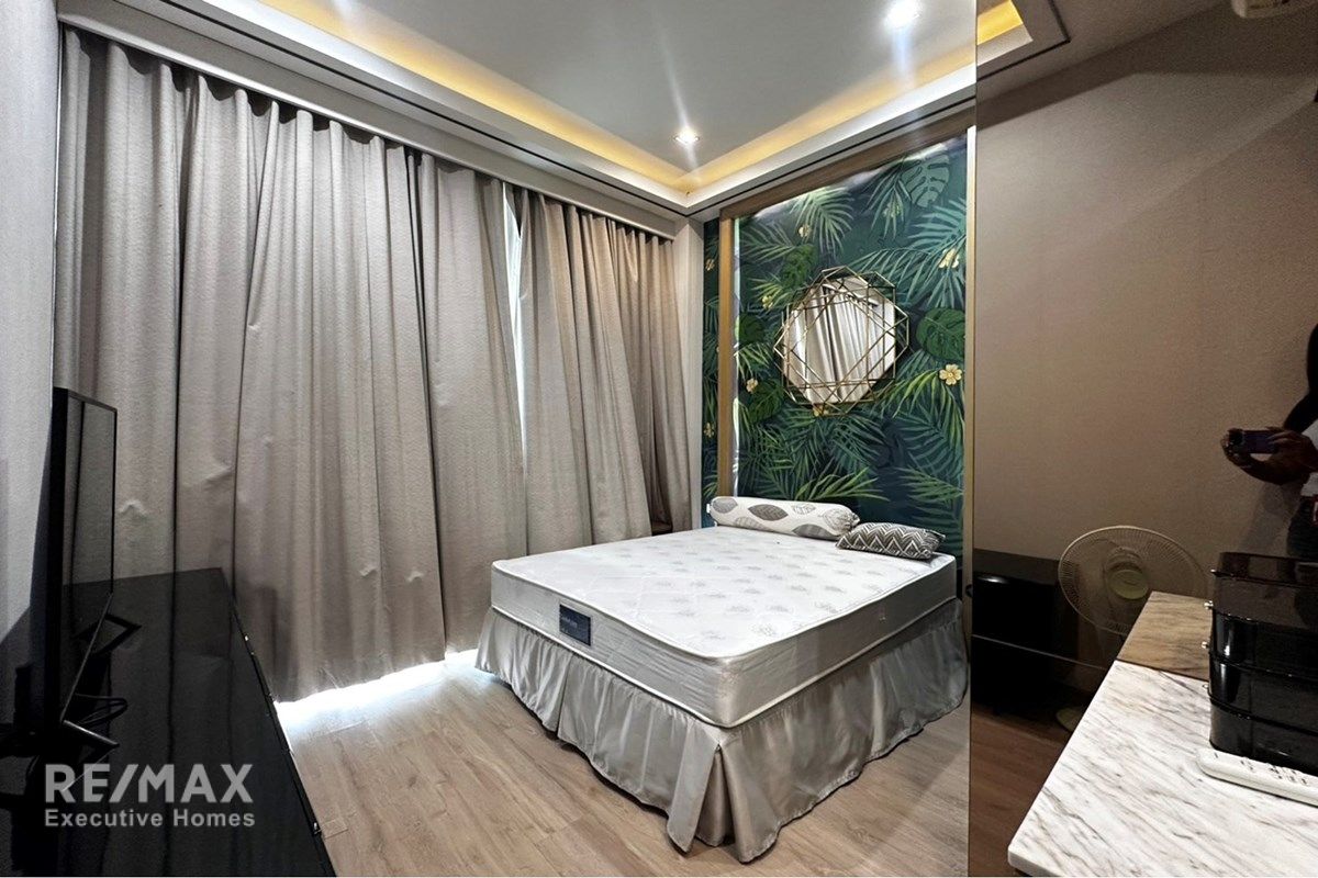 200sqm 3.5-Storey Townhome for Sale in Pattanakarn - 3.3M Decor Included 16