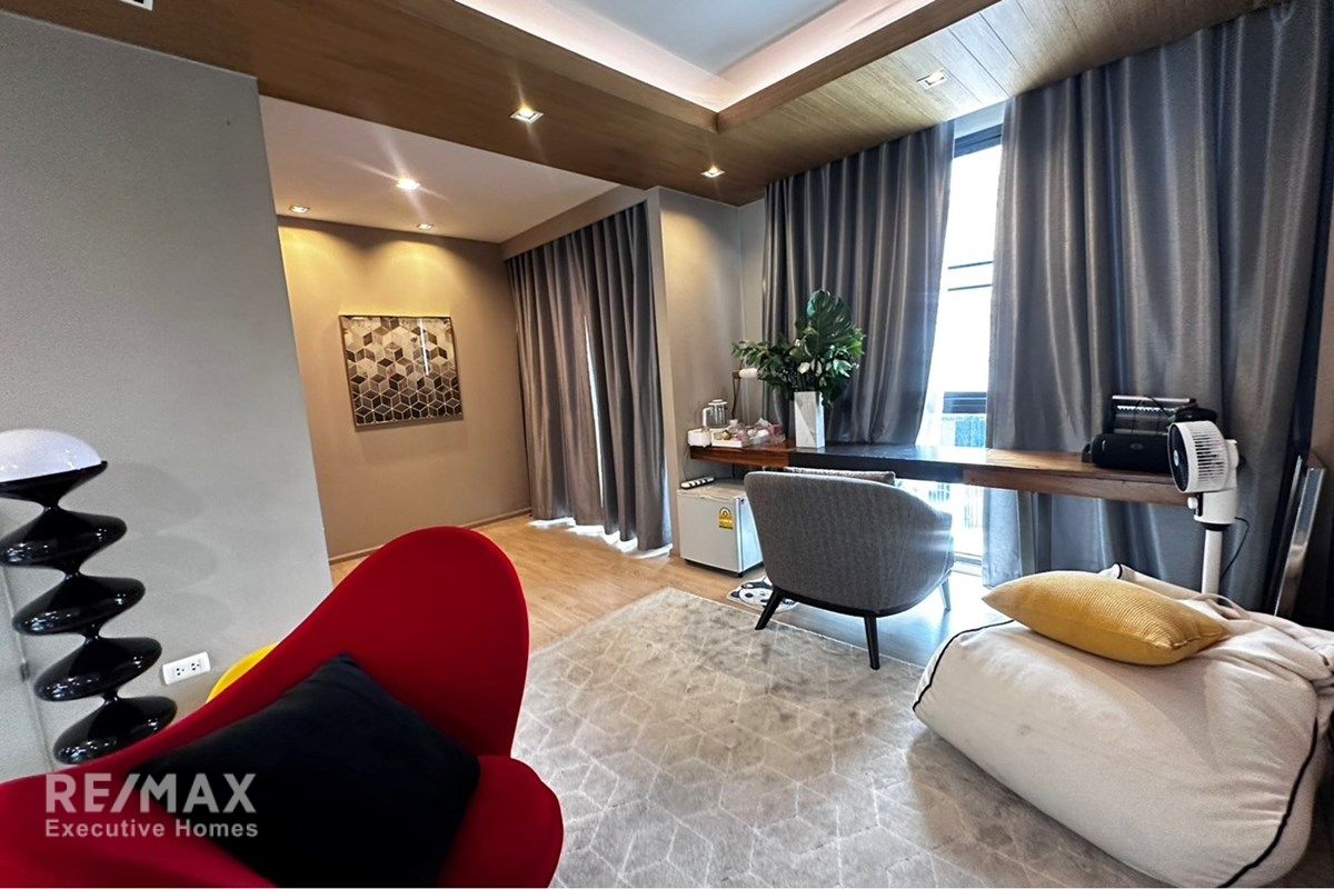 200sqm 3.5-Storey Townhome for Sale in Pattanakarn - 3.3M Decor Included 6