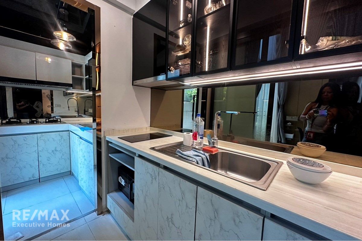 200sqm 3.5-Storey Townhome for Sale in Pattanakarn - 3.3M Decor Included 7