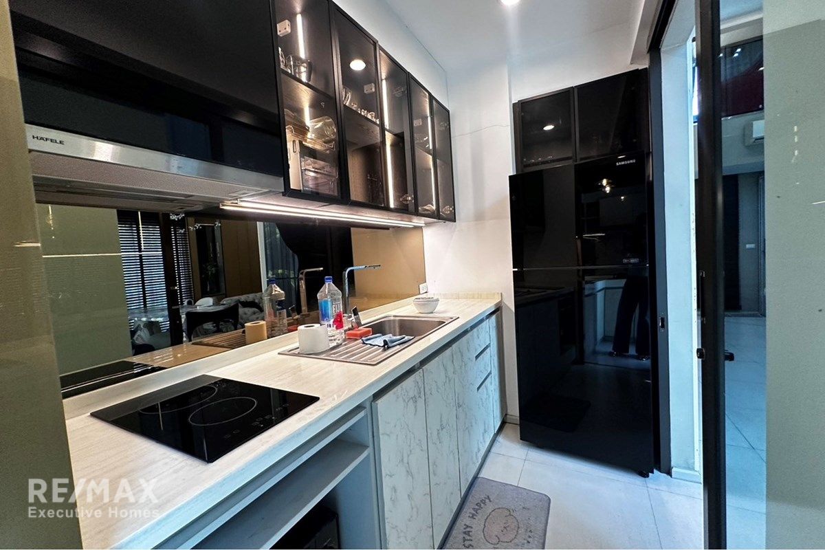 200sqm 3.5-Storey Townhome for Sale in Pattanakarn - 3.3M Decor Included 8