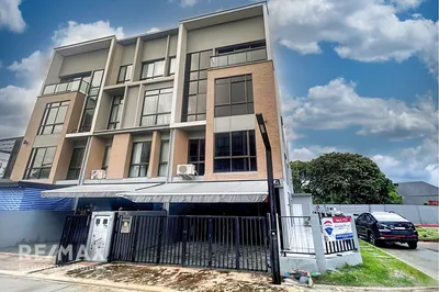 modern-4br-townhome-for-sale-in-estara-pattanakarn-or-220sqm-or-close-to-thonglor-920071083-74