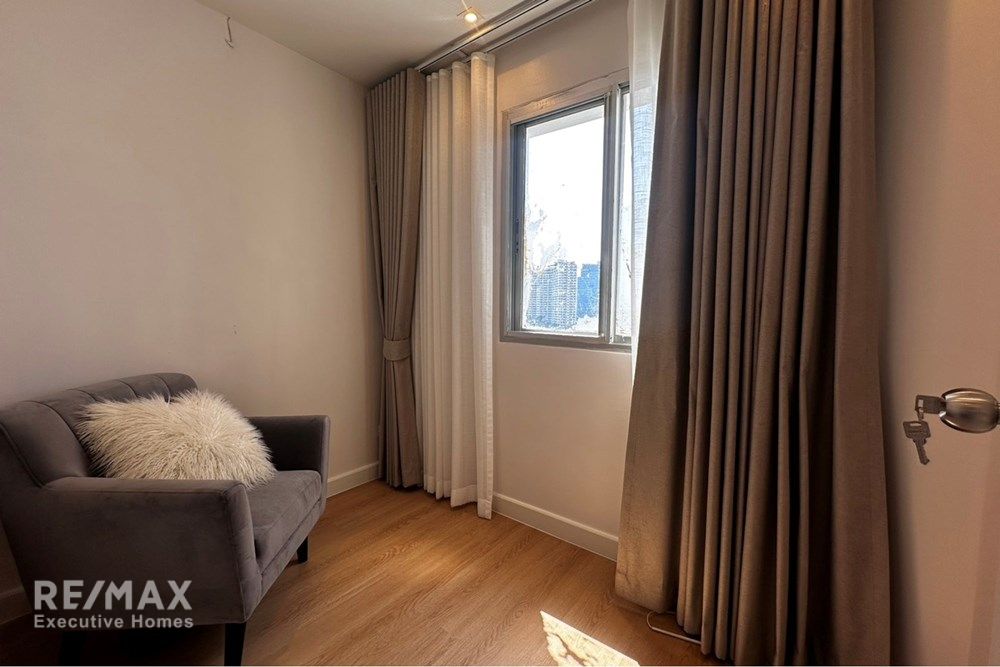 2BR  Office Condo for Rent at Naradhiwas 24, 95sqm, Near King's College - 60K 11