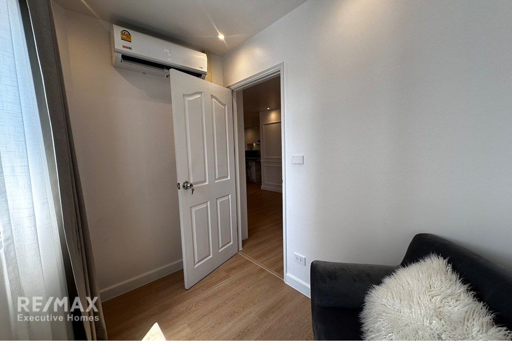 2BR  Office Condo for Rent at Naradhiwas 24, 95sqm, Near King's College - 60K 12