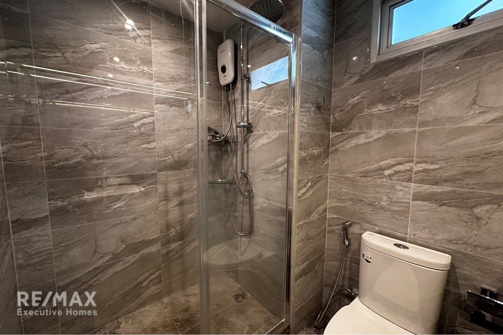 2BR  Office Condo for Rent at Naradhiwas 24, 95sqm, Near King's College - 60K 6