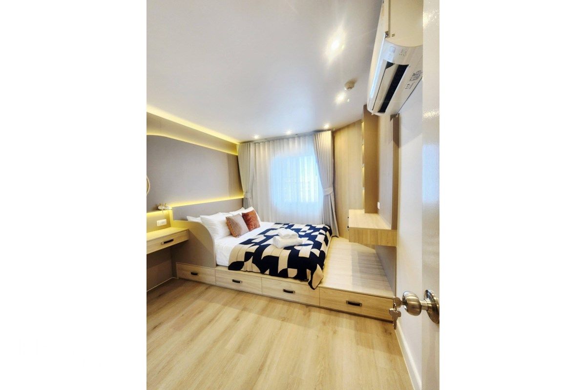 Buy 7.9M | Belle Park Rama 3 | 22nd Fl. Pool View 2BR | Private Park 9