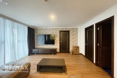luxurious-bangkok-penthouse-steps-from-bts-phrom-phong-920071087-41
