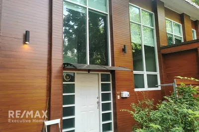 modern-townhouse-in-bangkok-with-pool-and-gym-amenities-920071087-49