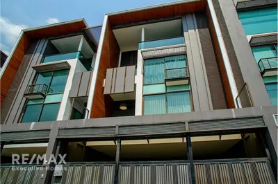 luxury-4br-townhouse-in-central-bangkok-920071087-54