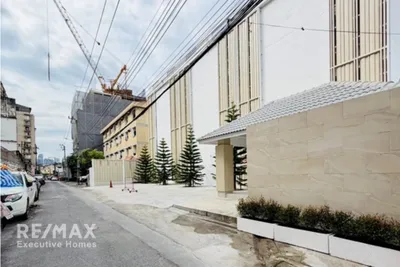 prime-480-sqm-office-space-in-bangkok-near-bts-with-15-parking-spaces-920071087-73