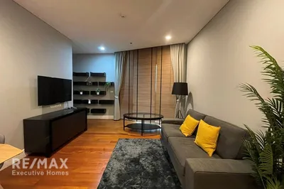 modern-bangkok-condo-steps-from-bts-phrom-phong-urban-living-awaits-920071088-74