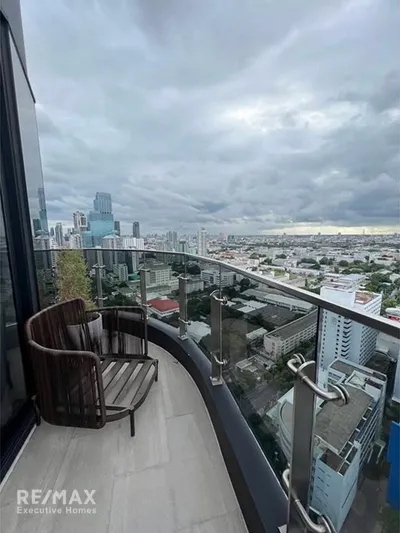 chic-2br-condo-your-modern-urban-oasis-in-central-bangkok-920071089-40