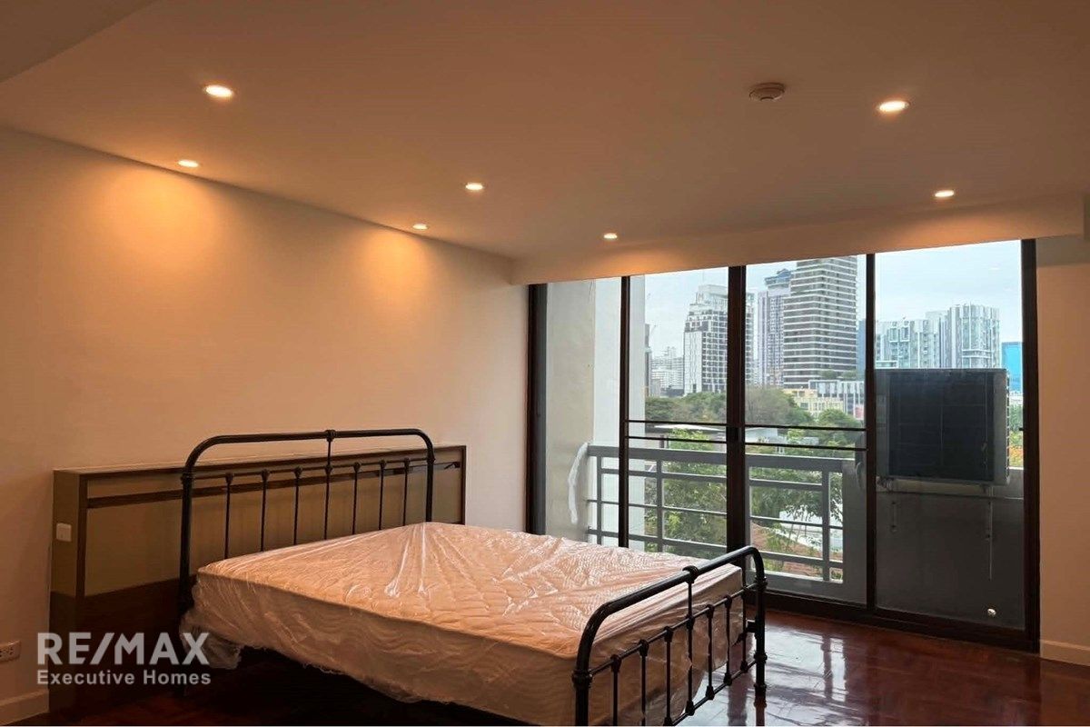 Pet-Friendly Condo at The Ekkamai Grand in Bangkok 11