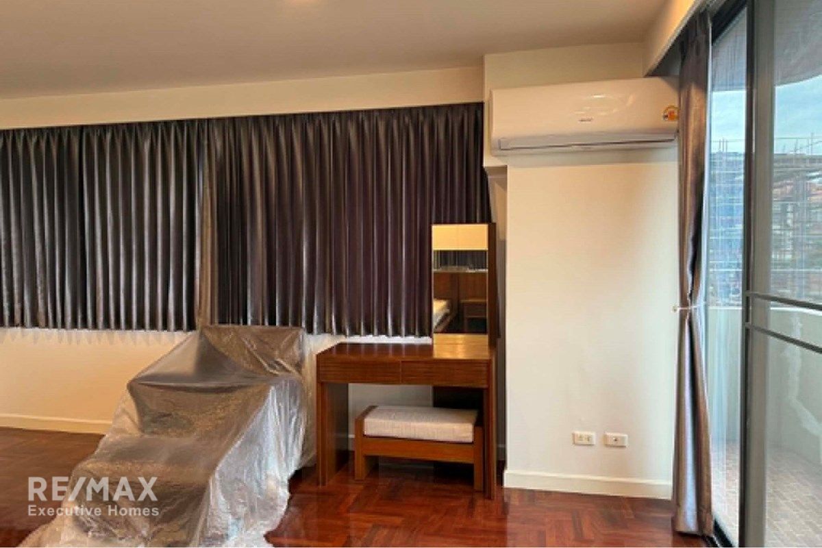 Pet-Friendly Condo at The Ekkamai Grand in Bangkok 13