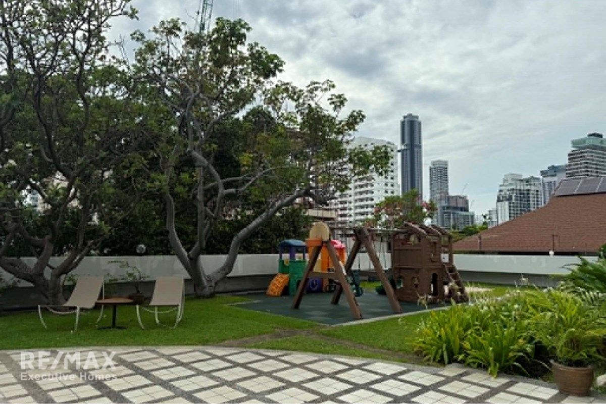 Pet-Friendly Condo at The Ekkamai Grand in Bangkok 26
