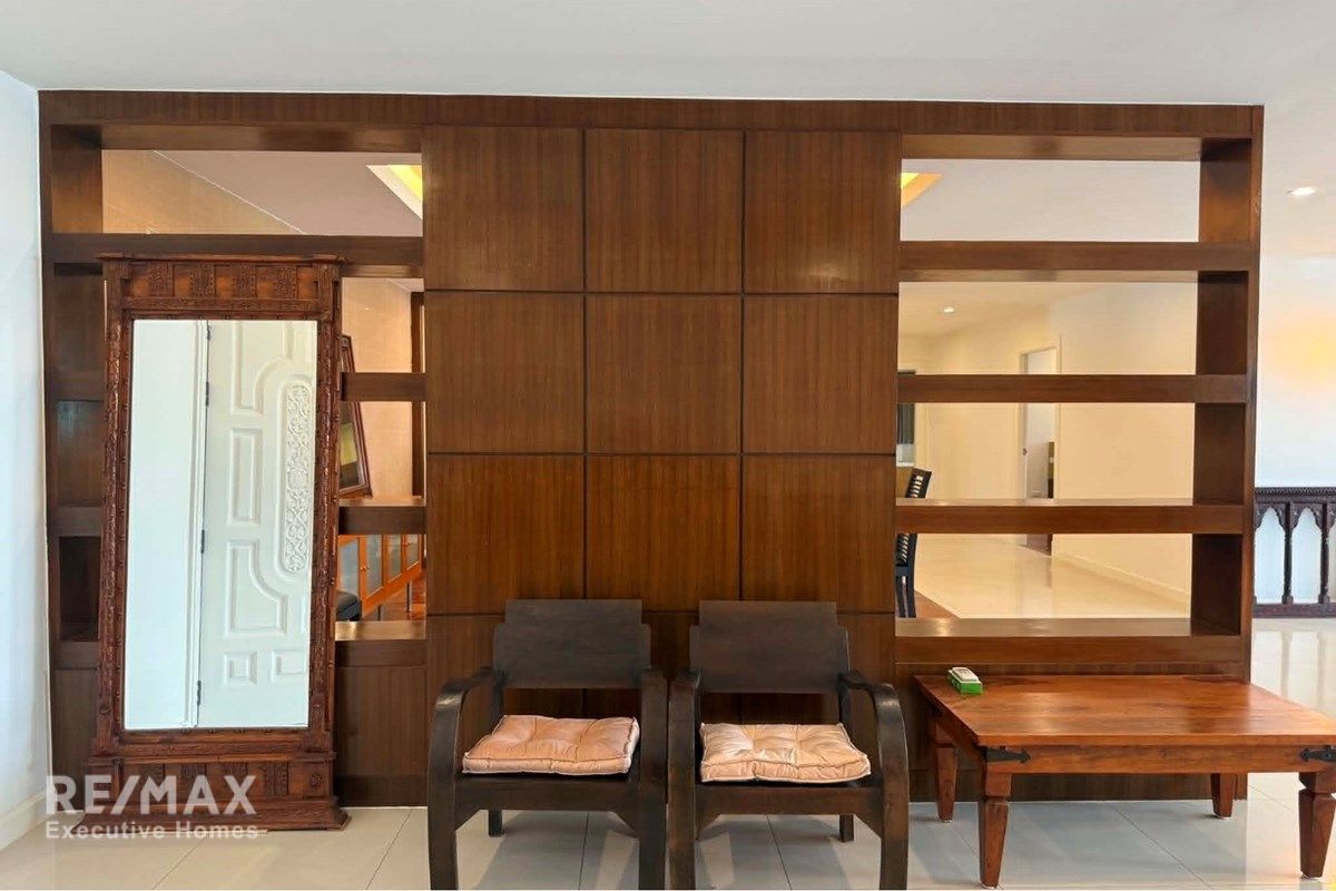 Pet-Friendly Condo at The Ekkamai Grand in Bangkok 4