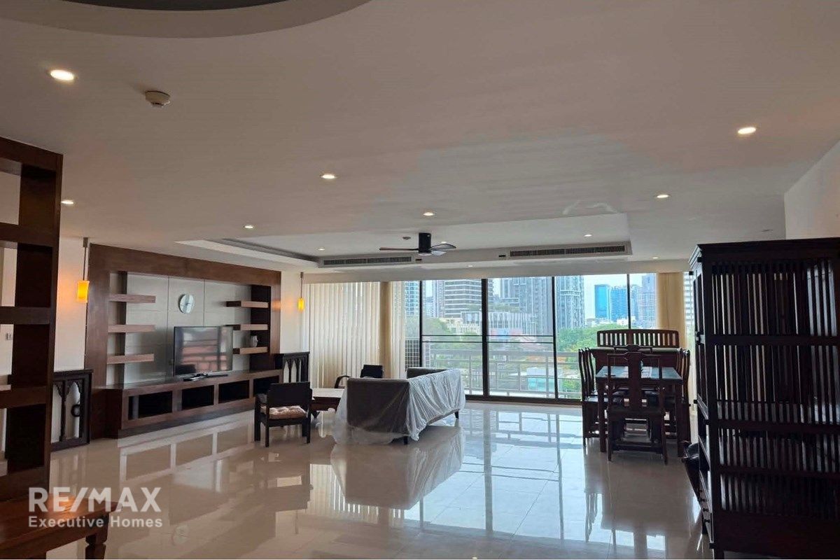 Pet-Friendly Condo at The Ekkamai Grand in Bangkok 5