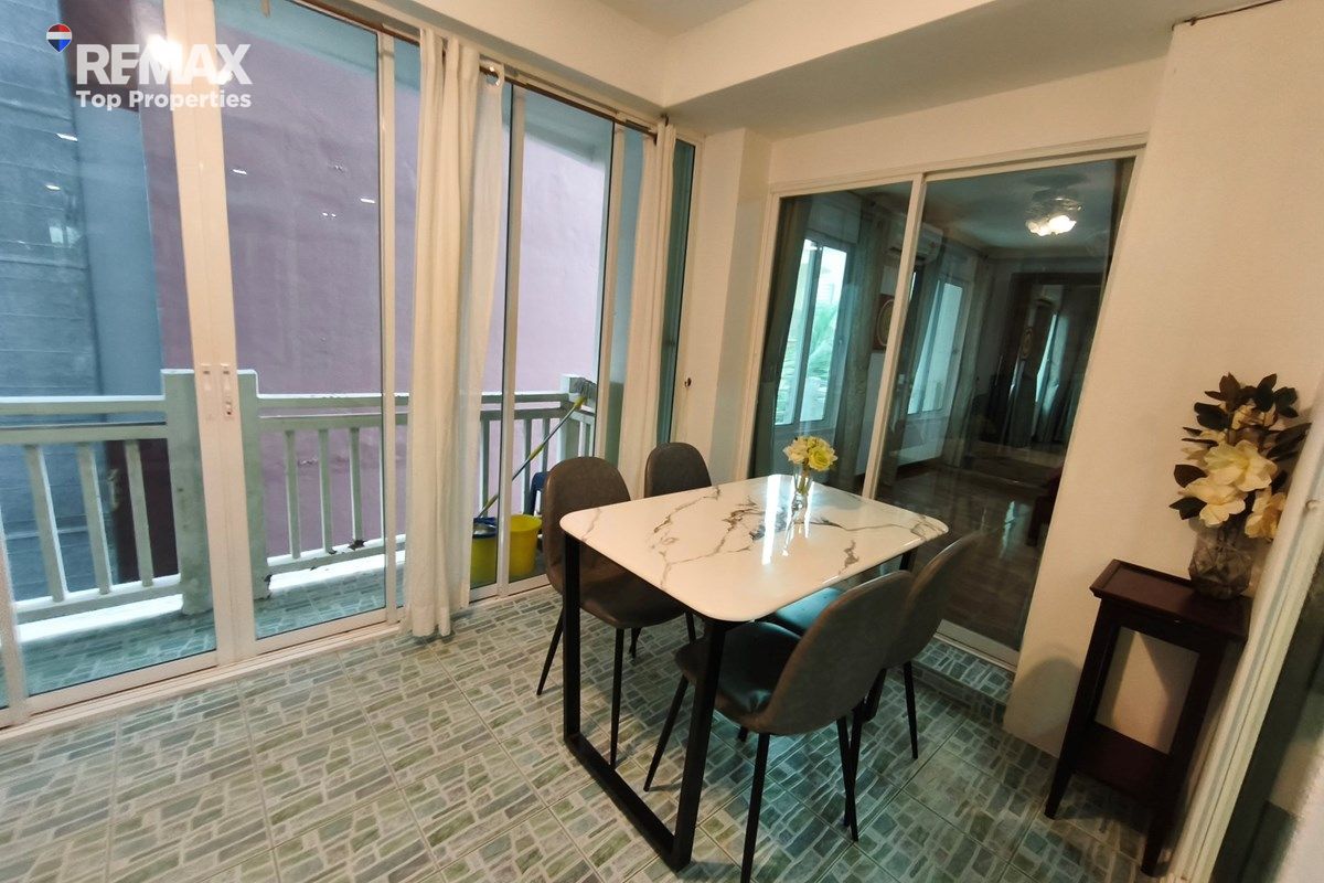Urban Oasis: 2-Bed Condo in the center of Patong, Phuket 12