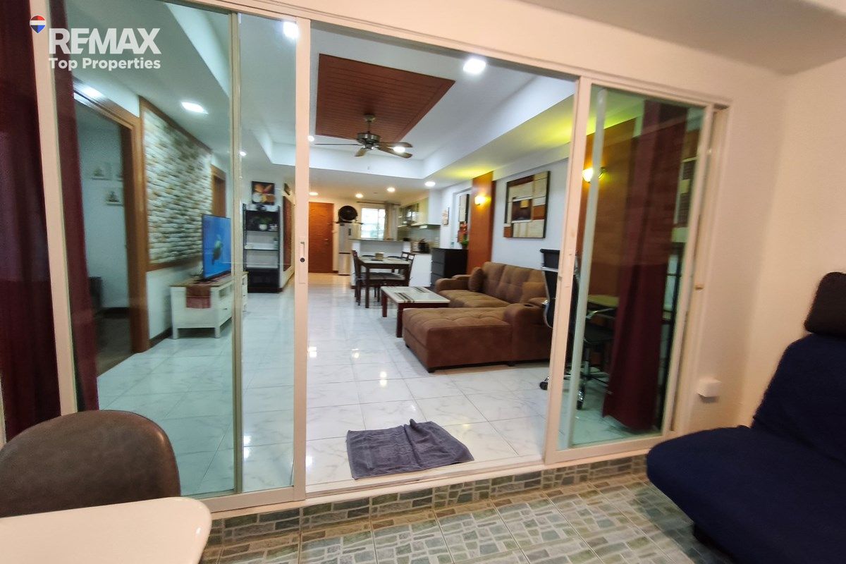 Urban Oasis: 2-Bed Condo in the center of Patong, Phuket 13