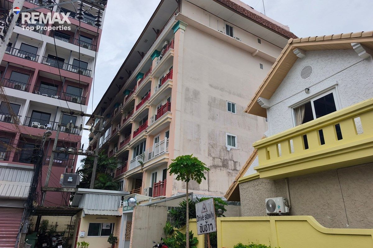 Urban Oasis: 2-Bed Condo in the center of Patong, Phuket 2