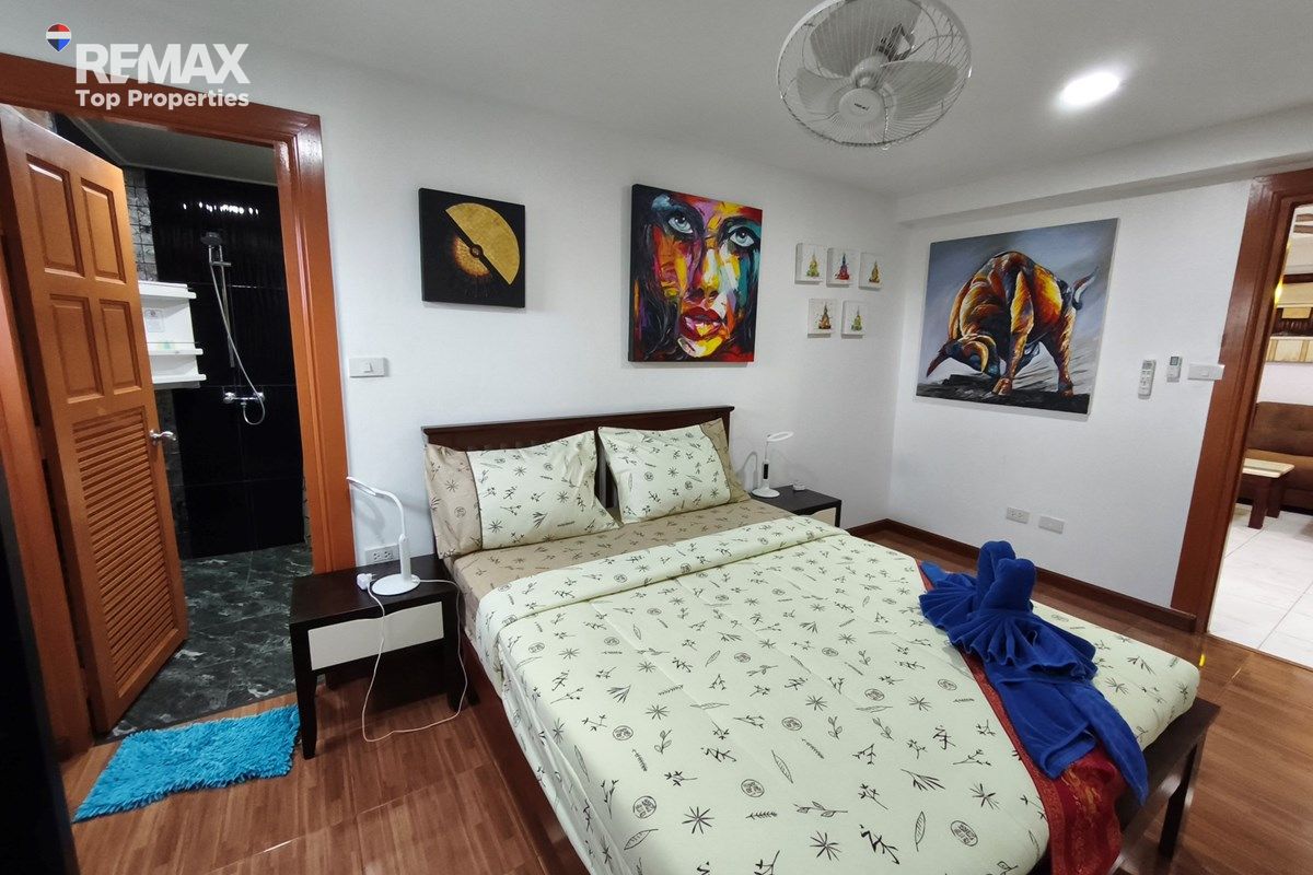 Urban Oasis: 2-Bed Condo in the center of Patong, Phuket 27