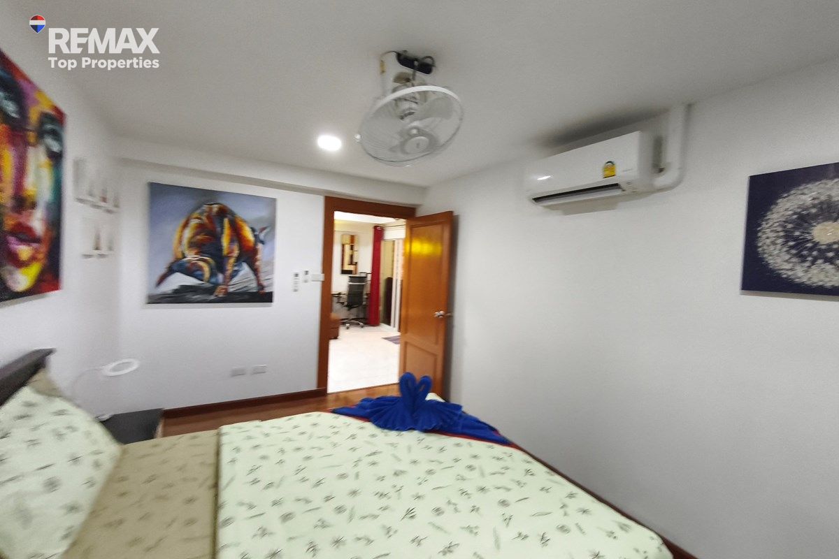 Urban Oasis: 2-Bed Condo in the center of Patong, Phuket 30