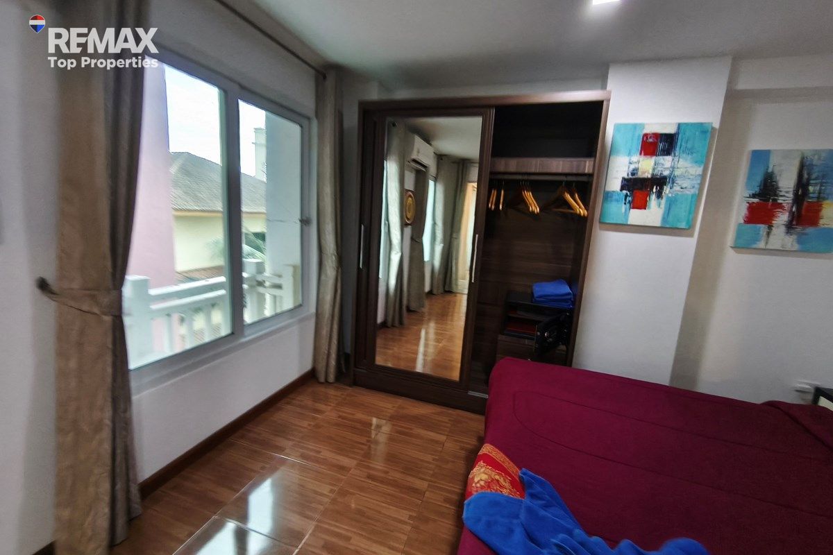 Urban Oasis: 2-Bed Condo in the center of Patong, Phuket 34