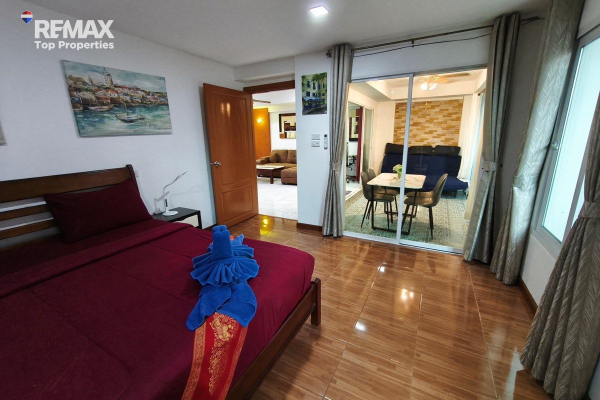 Urban Oasis: 2-Bed Condo in the center of Patong, Phuket 37