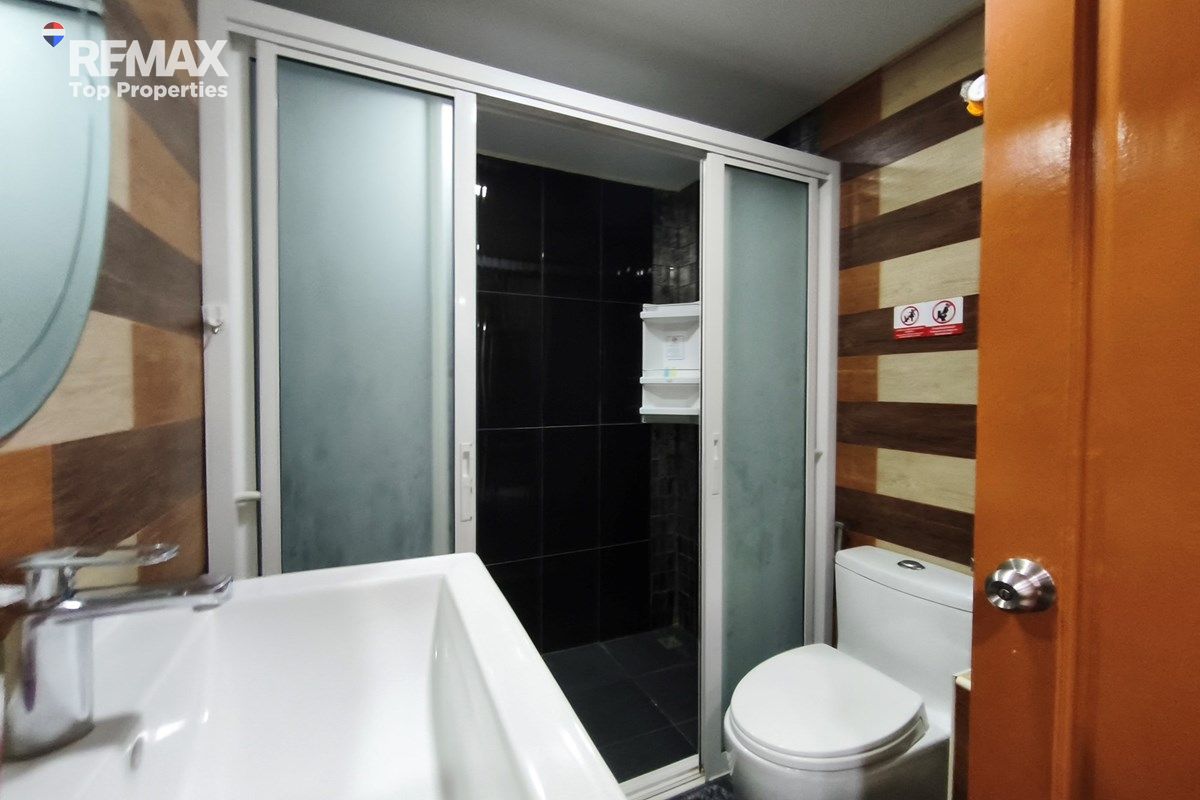 Urban Oasis: 2-Bed Condo in the center of Patong, Phuket 39