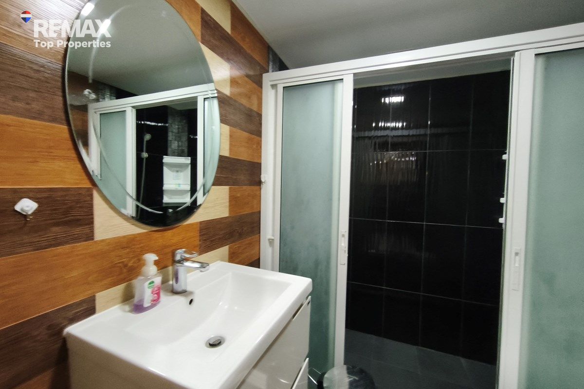 Urban Oasis: 2-Bed Condo in the center of Patong, Phuket 41