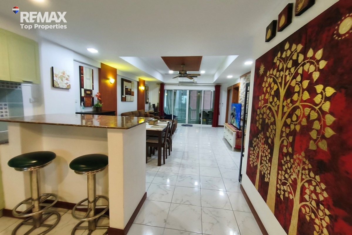 Urban Oasis: 2-Bed Condo in the center of Patong, Phuket 7