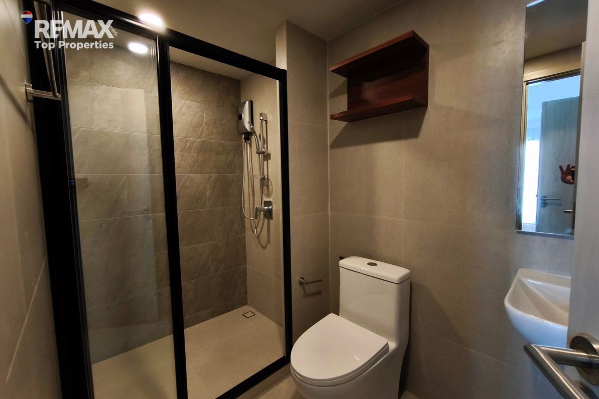 Fully Furnished Condo for Rent in The Origin Kathu with Pool View 27