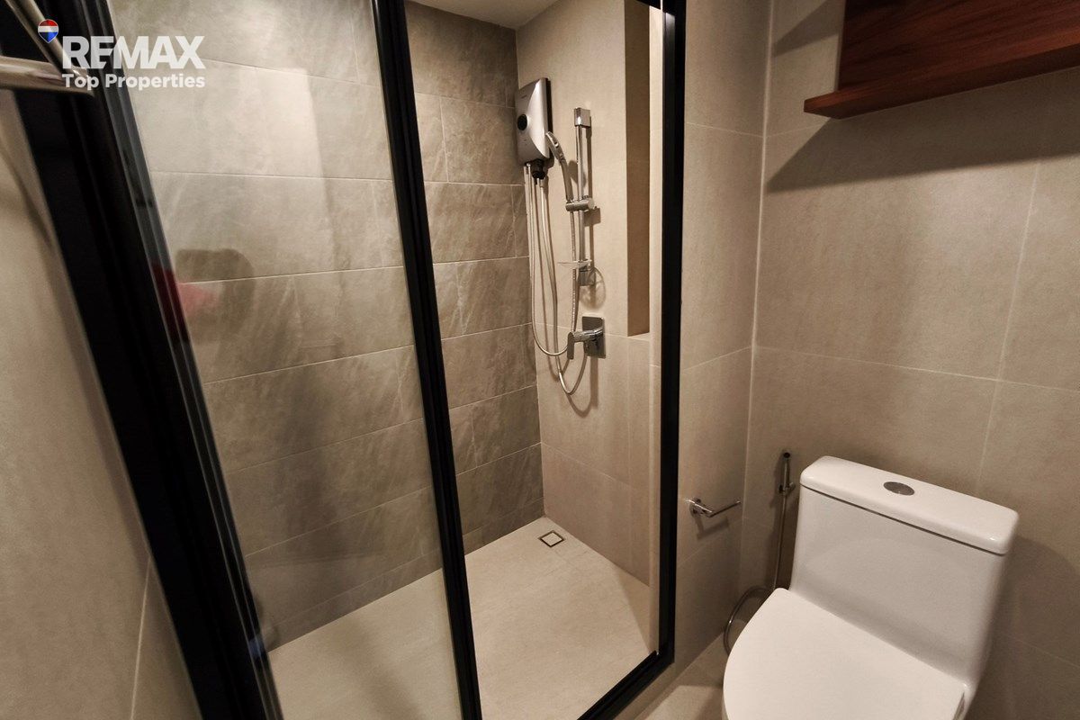 Fully Furnished Condo for Rent in The Origin Kathu with Pool View 28