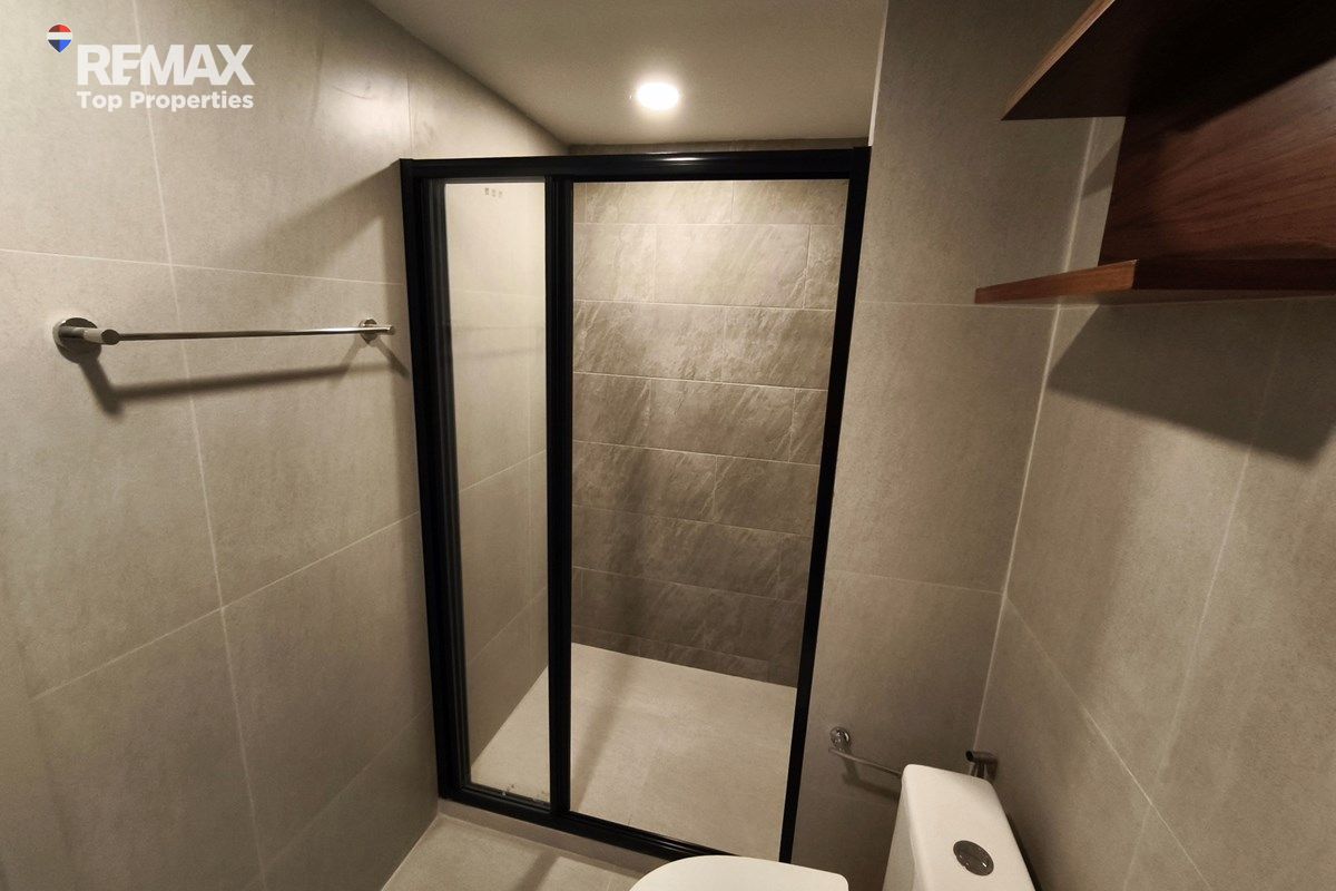 Fully Furnished Condo for Rent in The Origin Kathu with Pool View 29