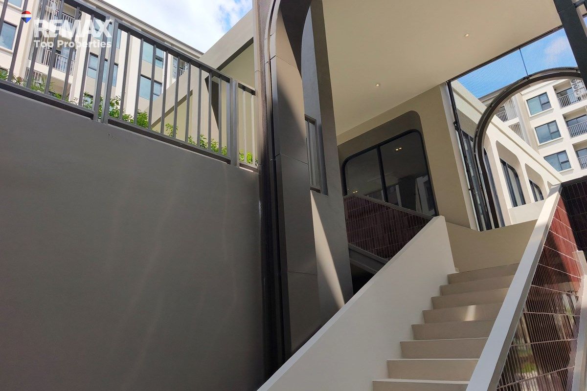 Fully Furnished Condo for Rent in The Origin Kathu with Pool View 3