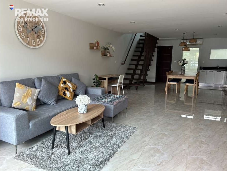 Mountain View Townhouse near Kamala Beach and Phuket Fantasea 4
