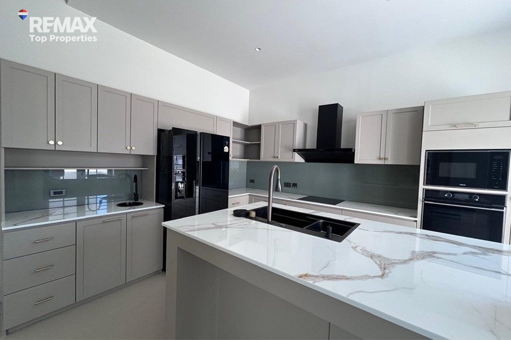Family-Friendly Villa with Pool for Sale Near Tops International School, Phuket 2