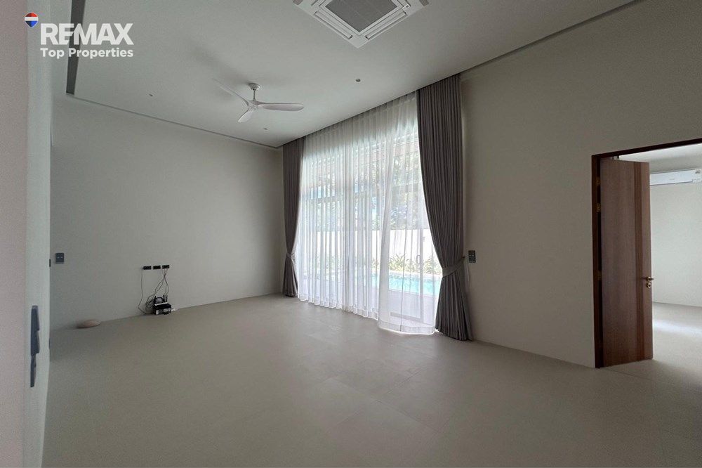 Family-Friendly Villa with Pool for Sale Near Tops International School, Phuket 4