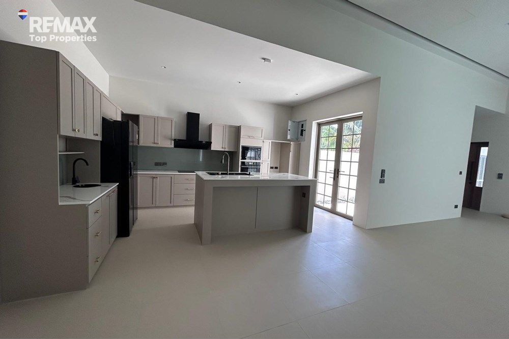 Family-Friendly Villa with Pool for Sale Near Tops International School, Phuket 6