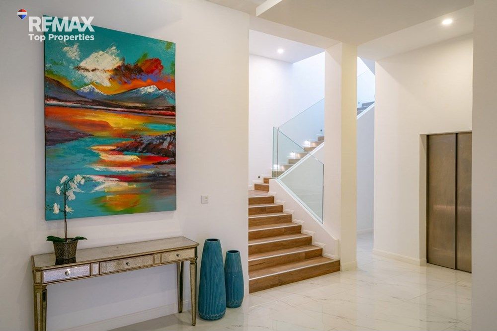 Luxury Oceanfront Sunset Views 17