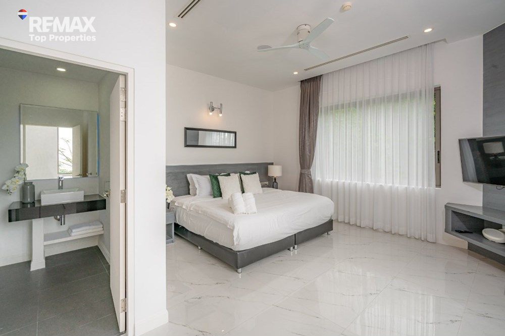 Luxury Oceanfront Sunset Views 22