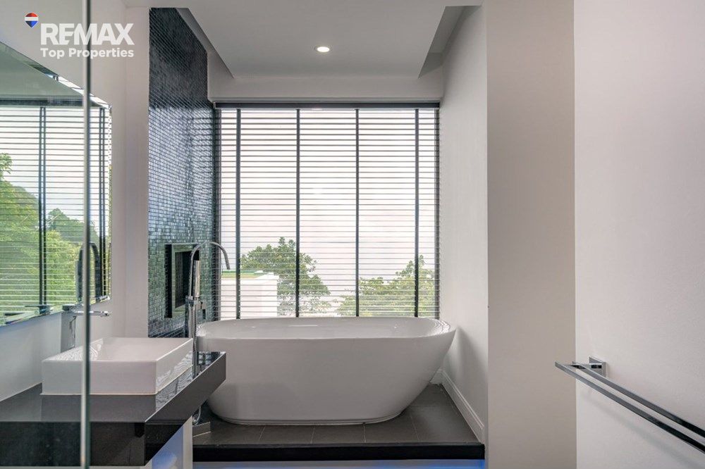 Luxury Oceanfront Sunset Views 23