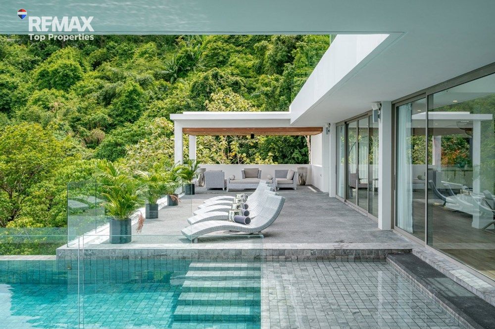 Luxury Oceanfront Sunset Views 3
