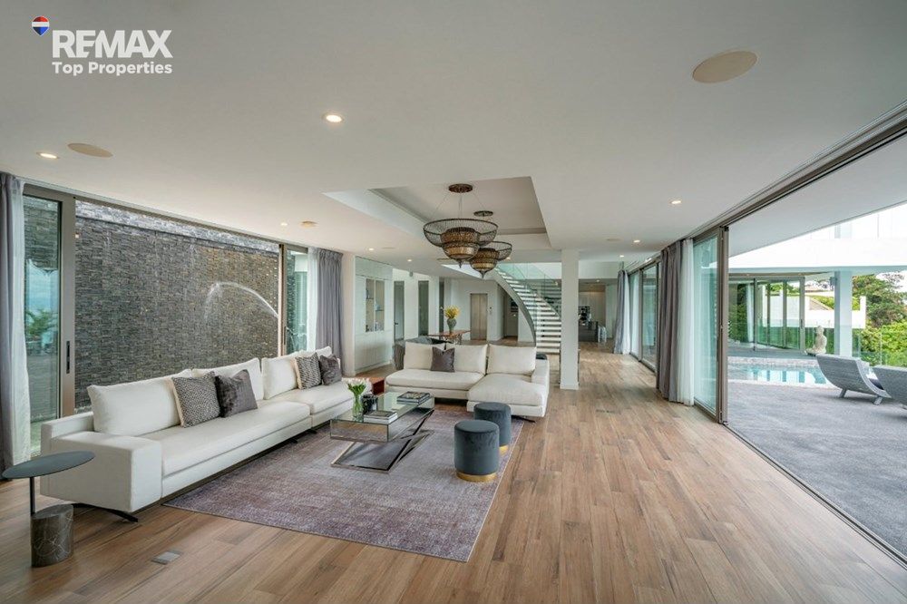 Luxury Oceanfront Sunset Views 6