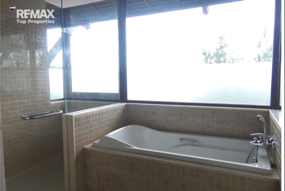 2Bed Waterfront Condo, Royal Phuket Marina 7