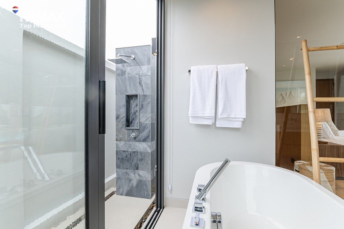 Luxury Living in Phuket, New Botanica Zen Villa 13
