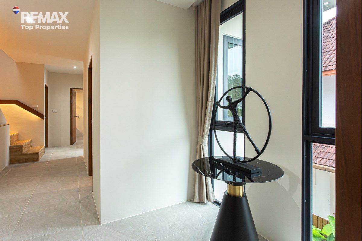 Modern Family Villa with Pool Minutes from Oak Meadow School, Chalong 11